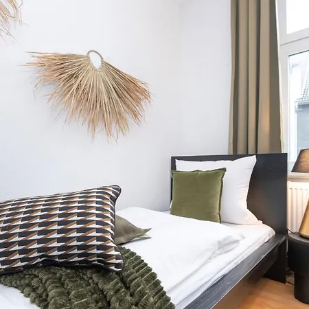Modern & Stylish For 3: Smart Tv * Essen